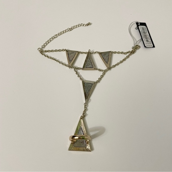 Bebe Triangular Tribal Hand Jewelry Ring Hand Chain - Picture 9 of 15